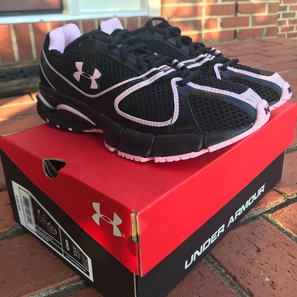Under Armour Sneakers